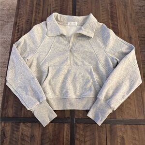 Liam & Co. Cropped Half Zip Sweatshirt. Size S